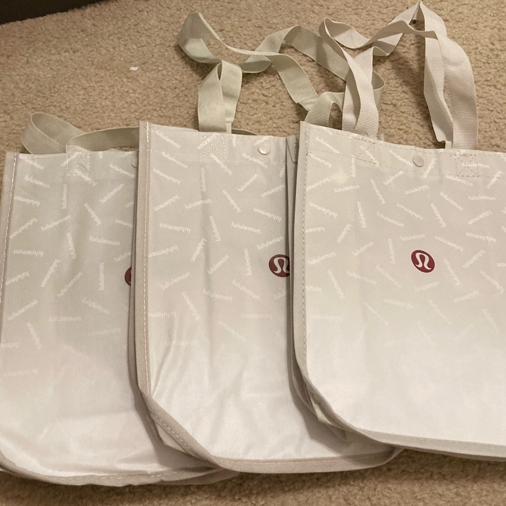 NEW!!! LULULEMON SMALL TOTE BAGS -
Qty (3)